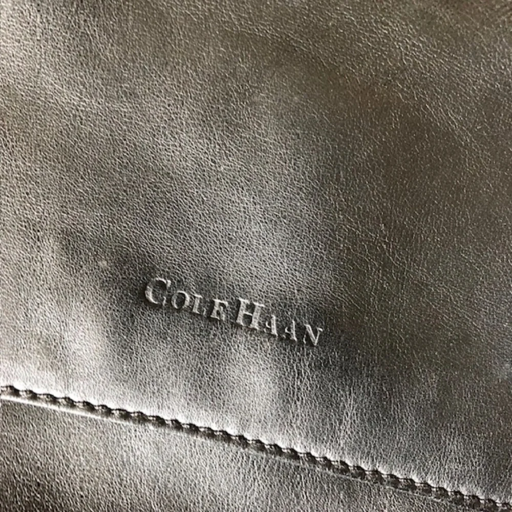 Cole Haan Black Leather Crossbody Messenger Bag With Adjustable Strap Size OS